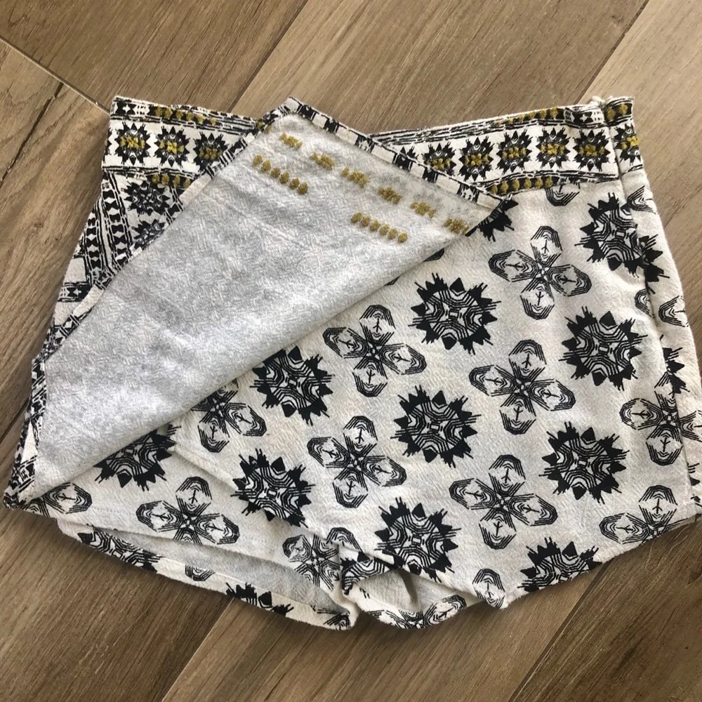FREE PEOPLE Skort Shorts Tribal Aztec Black Cream